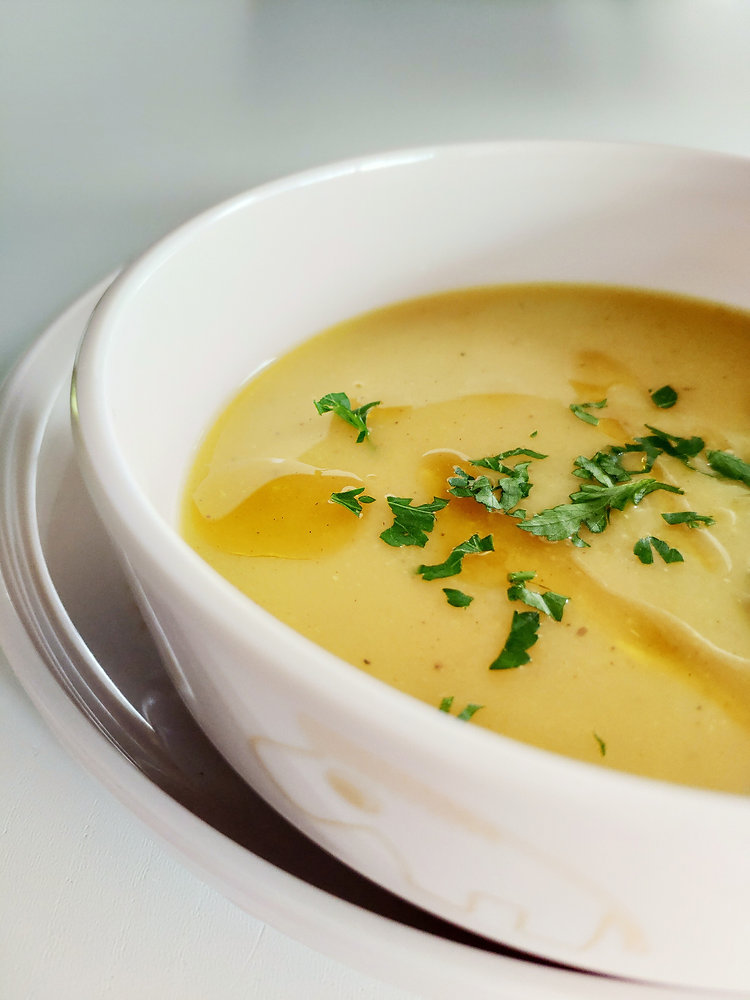 Gosta juhica iz rdeče leče in bučne palačinke (8m)